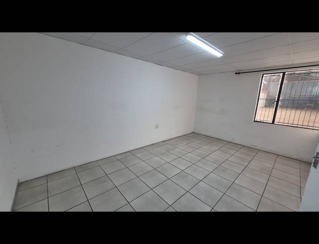1,000M² FACTORY TO LET IN ANDERBOLT